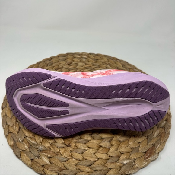 ASICS Novablast 5 Running Shoes White Coral Reef Size 10 Women's - Picture 3 of 9